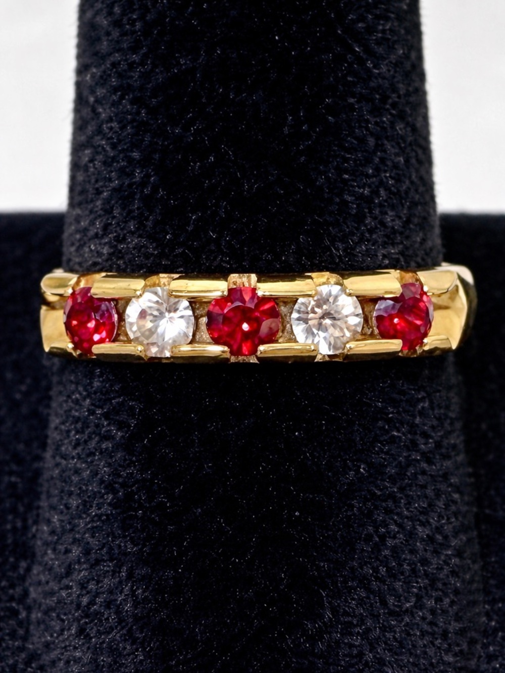 ☀️☀️2/$10 Gold Tone Eternity Ring Alternating Clear & Red Crystals | Sz 7 | EUC